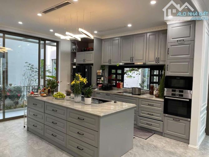 BÁN BIỆT THỰ HOÀNG QUỐC VIỆT- Ô TÔ TRÁNH, VỈA HÈ- 100M2, MẶT TIỀN 8.5M, 4 TẦNG_GIÁ 32.5 TỶ - 2