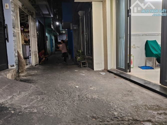 BÁN NHÀ DIỆN TÍCH 23M2- CHỈ 3,5 TỶ - Điện Biên Phủ, Giáp Quận 1 - 2