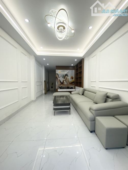 CỰC PHẨM-LÔ GÓC 7 TẦNG-THANG MÁY-HÀNG XÓM THE MAMOR - 8 TỶ BÉ XÍU,Ô TÔ VÀO NGÕ - 3