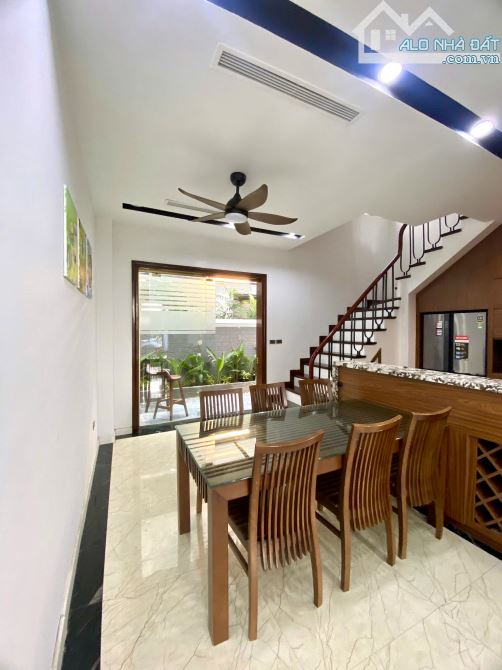 🏡 CHO THUÊ BIỆT THỰ SÂN VƯỜN VINHOMES RIVERSIDE - SANG XỊN - FULL NỘI THẤT – VÀO Ở NGAY - 3