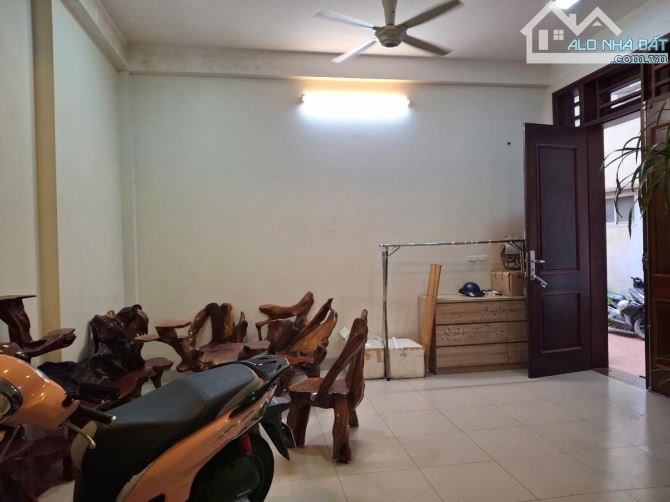HỒNG TIẾN - 47m x 5 tầng-MT 7m - 1 bước ra phố - 3