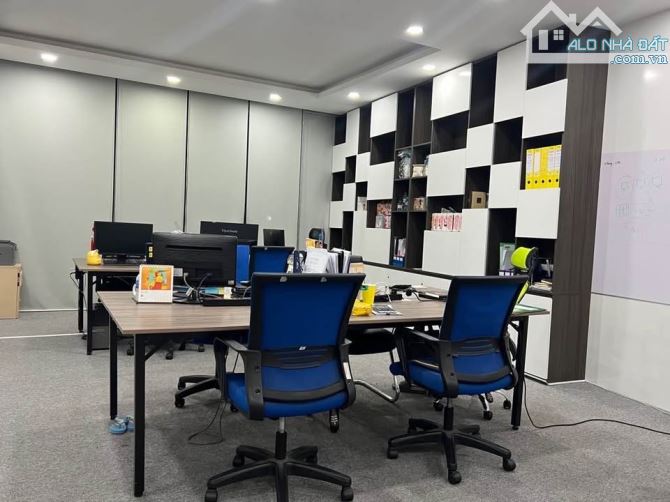 Bán nhà Mặt phố Lạc Long Quân - 67m2 x 6T x MT 5m - Tầng hầm thang máy - Sau nhà ngõ oto - 3