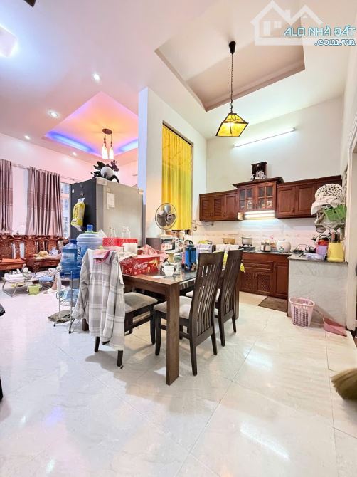 NHÀ 2 TẦNG Nguyễn Ảnh Thủ BÀ ĐIỂM- 81M2 NGANG HƠN 6 MÉT - HẺM NHỰA 8 MÉT Ô TÔ ĐỖ CỬA NGÀY - 3