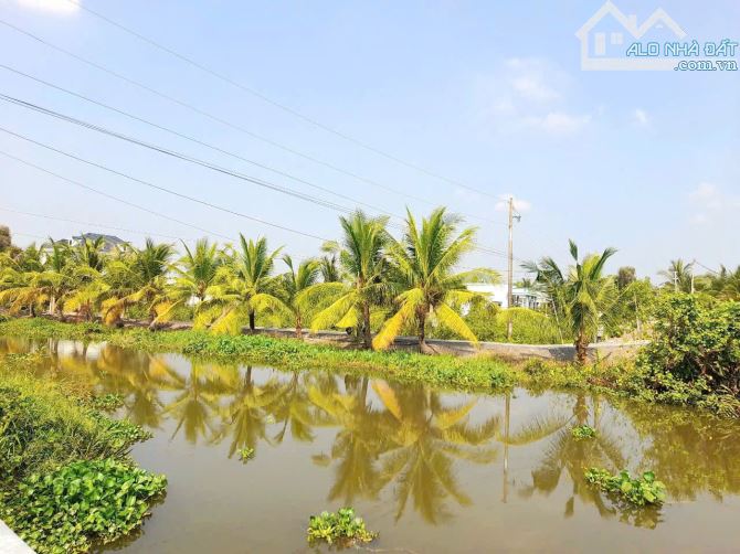 Hàng F0, chỉ 580tr sở hữu 1000m2 đất vườn view kênh cực đẹp - 3