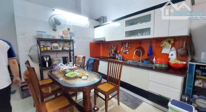 Bán nhà An Lạc, Sở Dầu, Hồng Bàng, Hải Phòng. 2,5 tầng, 82m2, 5 tỷ. N4,5m nở hậu, d2 - 3
