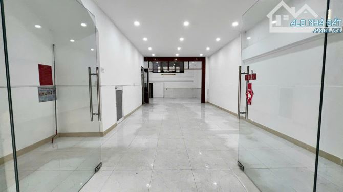 Cho thuê nhà MT Dạ Nam Q8 (Giáp Q1, Cầu Chữ Y) 500m2 SD, (6.5x33) Nở Hậu 10m - 65tr/tháng - 3