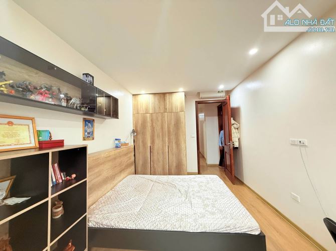 BÁN NHÀ PHỐ NGỌC HÀ 70M, OTOTRÁNH ,OTO VÀO NHÀ ,VỈA HÈ, THANG MÁY , GIÁ 18TỶ - 3