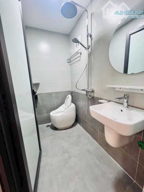 Quận 10, Bán nhà riêng đẹp HXH Ngô Quyền, 6.3 tỷ, 38m2, 3PN, 3WC, nhiều tiện ích - 3