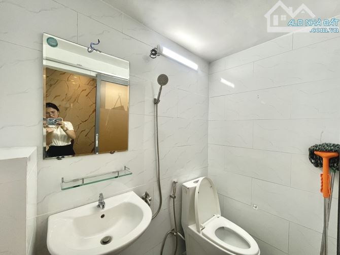 Siêu phẩm  trung tâm Gò Vấp 30m2, 2 tầng, hẻm xe hơi, tặng nội thất, giá chỉ 3.7 Tỷ - 3