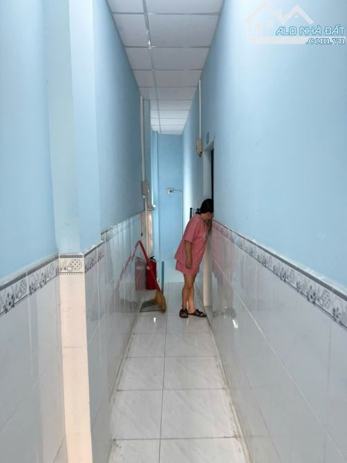 Hàng Thơm nhà liên khu 5-6 ngay chợ 94m2 hẻm xe tải ,2Tầng 4 Tỷ 2 - 3