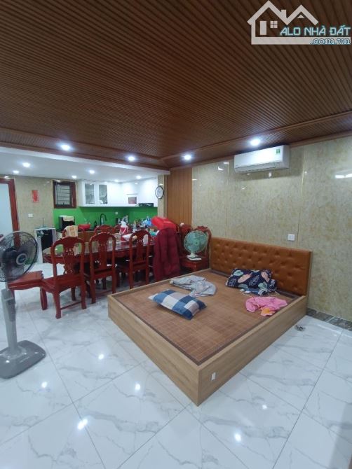 MẶT PHỐ TRUNG TÂM - NHÀ ĐẸP Ở NGAY - 2 MẶT THOÁNG TRƯỚC SAU - KINH DOANH - 3
