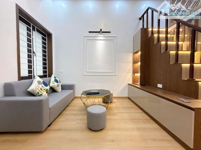TẬP THỂ TRẦN CUNG-2 THOÁNG-Ô TÔ ĐỖ CỬA-ĐẸP Ở LUÔN-GẦN VIỆN E-3 NGỦ-60M2 - 3