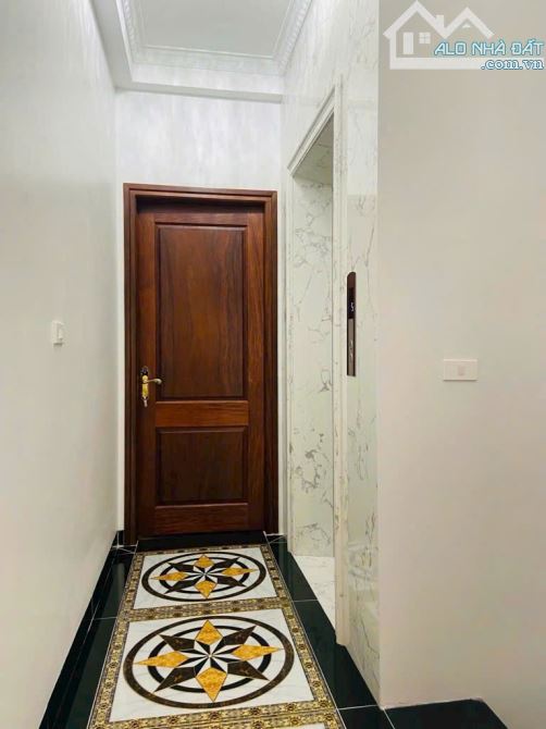 SIÊU HIẾM BỒ ĐỀ 50M2 THANG MÁY- 1OM Ô TÔ TRÁNH- GẦN CHỢ NHỈNH 10 TỶ - 3