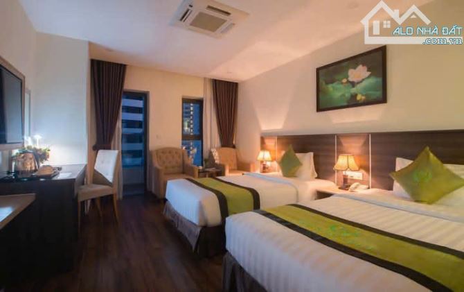 Cho thuê khách sạn 4 sao Khách sạn 21 tầng, 105 phòng tại trung tâm Nha Trang cách bển 3p - 3