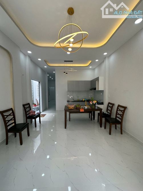 NHÀ MỚI ĐẸP - 2 CĂN RA MẶT TIỀN - GẦN GA METRO, SÂN BAY - CHỈ 3.9 TỶ TL - 3
