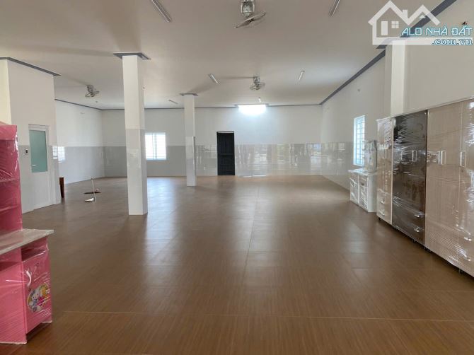 DT :11*57 Căn Nhà Mặt Tiền Kinh Đoanh Đường Cách Mạng Tháng 8 Thuộc Phường Long Hương - 4