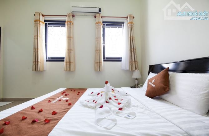 BÁN KHÁCH SẠN 2 SAO - NGAY TT CỦ CHI - 853M2 - 20PHÒNG - DÒNG TIỀN 150TR/TH - 4