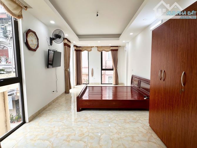 NHÀ ĐẸP DÂN XÂY PHỐ CỔ LINH- TƯ ĐÌNH - PHÂN LÔ QUÂN ĐỘI – LÔ GÓC –VỈA HÈ- GARA ÔTÔ - 4