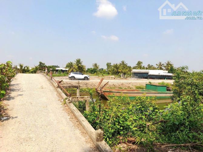 Hàng F0, chỉ 580tr sở hữu 1000m2 đất vườn view kênh cực đẹp - 4