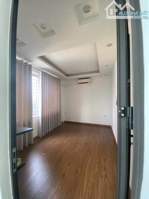Cho Thuê nhà phố Thạch bàn,Long Biên 12 triệu, 5 tầng,40m, 4PN , full NT, KD, Ô TÔ Thông - 4