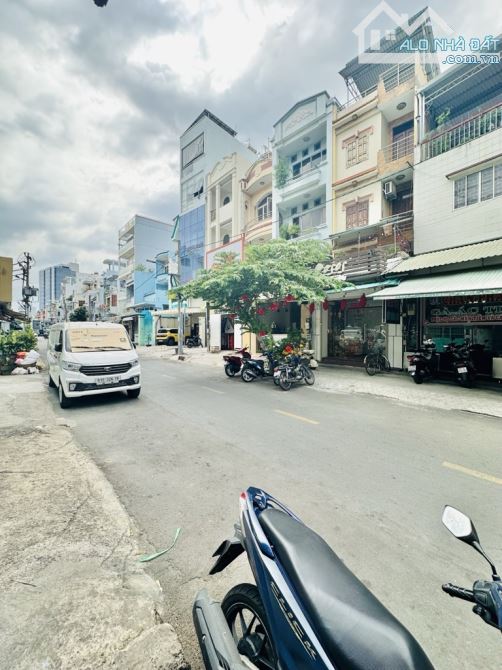 MẶT TIỀN 4 TẦNG BTCT PHAN XÍCH LONG - QUẬN 11 - NGAY 3 THÁNG 2 - NGANG 4X15 - 12 TỶ 2 - 4