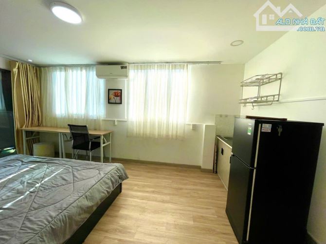 Khai trương căn hộ ngay lòng quận 1, cửa sổ bancol siêu to, gần công viên Lê Văn Tám - 4