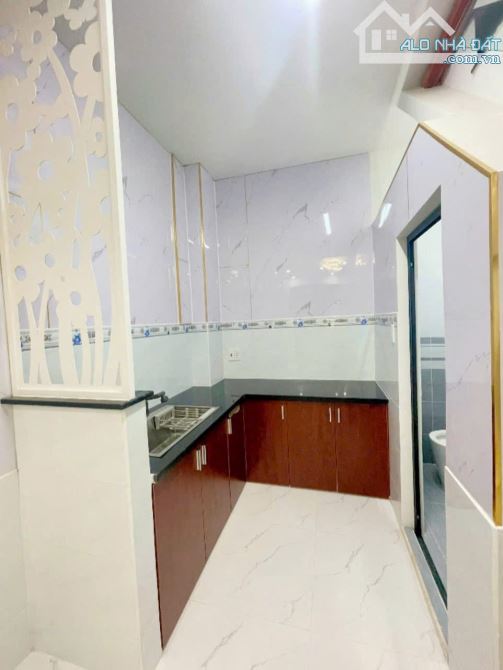 SÁT MẶT TIỀN HOÀNG DIỆU  TRUNG TÂM Q4  DIỆN TÍCH SD 84 M2 CÓ 4 TỶ - 5