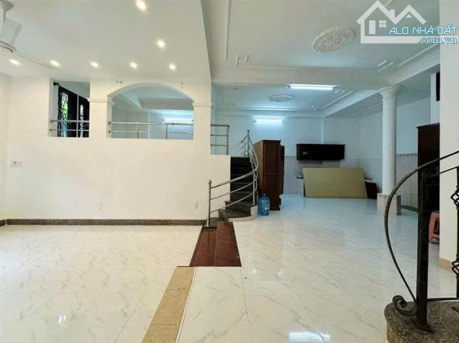 NHÀ 2 TẦNG LÔ GÓC  MẶT TIỀN ĐƯỜNG PHƯỚC LONG B, TP. THỦ ĐỨC. NHỈNH 7 TỶ - 5