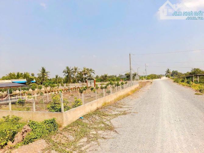 Hàng F0, chỉ 580tr sở hữu 1000m2 đất vườn view kênh cực đẹp - 5