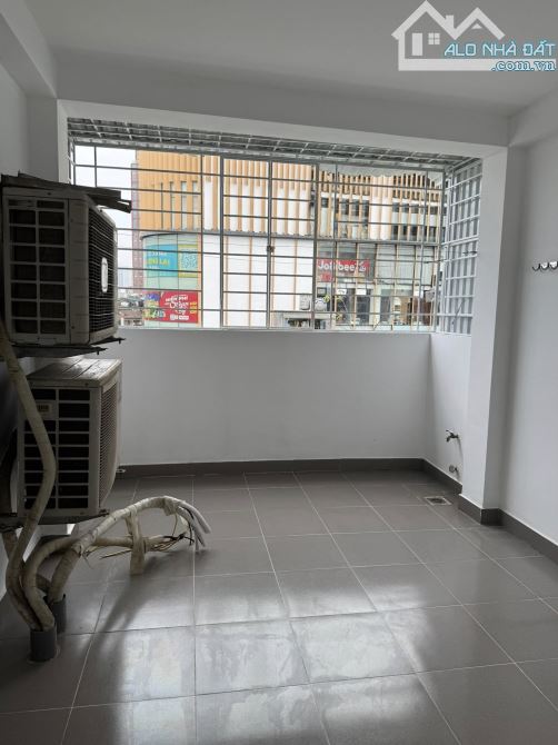 Phạm Ngọc Thạch, 2 oto tránh, Vỉa hè, View Vincom, KD. 34m2x6t, MT 3.5m. 11.1 tỷ - 4