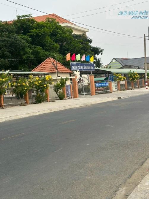 5×42 thổ nhựa Cao Thị Mai ngay ủy ban trường học Bình trinh đông_Tân trụ 1ty350 triệu rẻ - 5