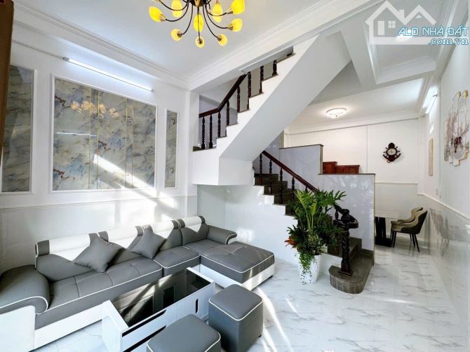 BÁN NHÀ 1 TRỆT 2 LẦU HẺM 50 QUANG TRUNG 4,8 TỶ - 5