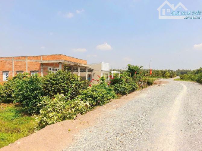 Hàng F0, chỉ 580tr sở hữu 1000m2 đất vườn view kênh cực đẹp - 6