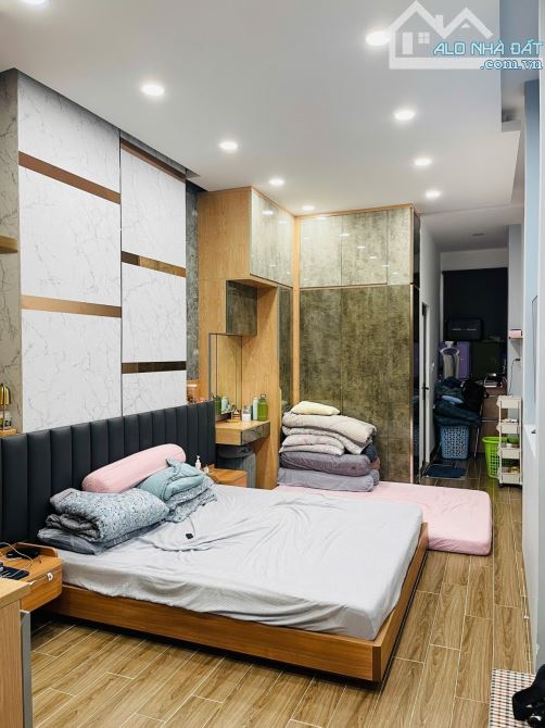17.9 TỶ - 100M2 MẶT TIỀN KINH DOANH NƠ TRANG LONG - ĐƯỜNG RỘNG 20M - VỈA HÈ 3M - 6