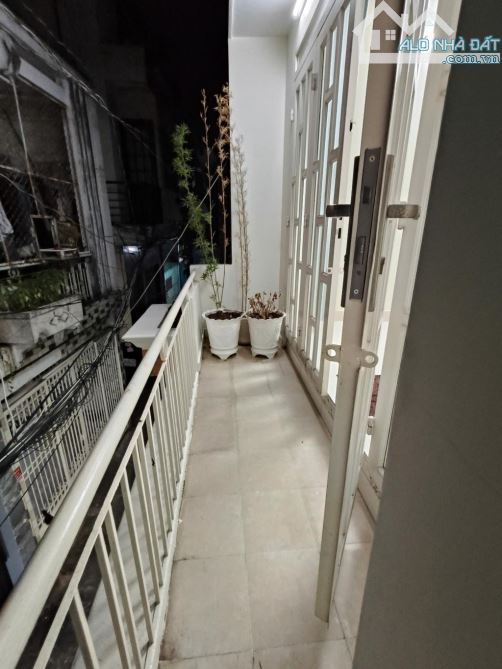 BÁN NHÀ DIỆN TÍCH 23M2- CHỈ 3,5 TỶ - Điện Biên Phủ, Giáp Quận 1 - 7