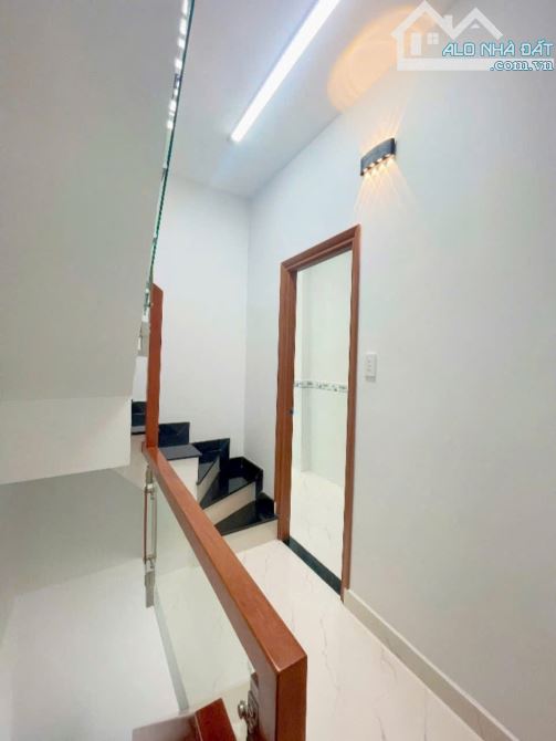 SÁT MẶT TIỀN HOÀNG DIỆU  TRUNG TÂM Q4  DIỆN TÍCH SD 84 M2 CÓ 4 TỶ - 9