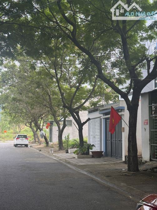 Cần bán lô góc TĐC Đất Lành - Nha Trang đường 13m  Diện tích 74m2 .Xây dựng tự do