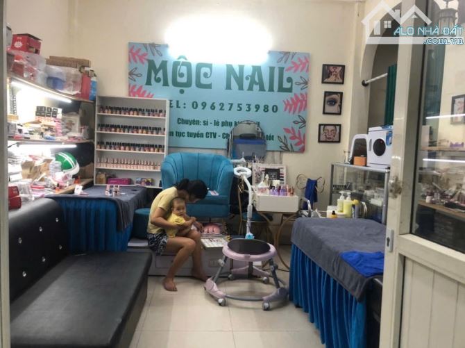 Bán nhà ngách 100 Văn Hương 30 m 4 tầng 4 ngủ 5.95 tỷ.  NGÕ NÔNG - TRUNG TÂM - NHÀ ĐẸP