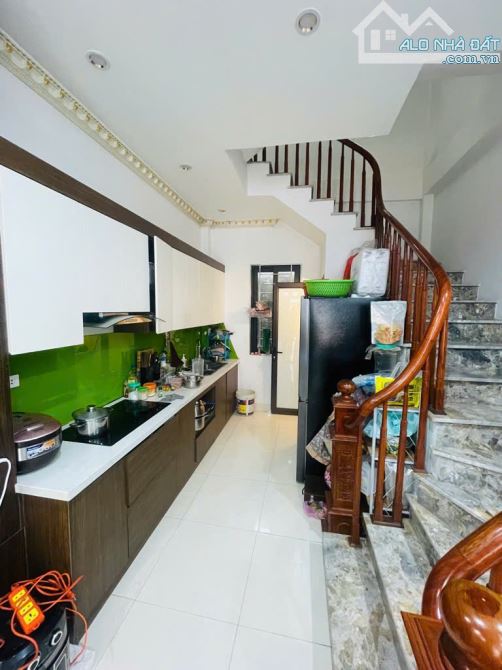 CỰC HIẾM - SIÊU PHẨM THẠCH BÀN - VỊ TRÍ TUYỆT ĐẸP - Ô TÔ ĐỖ CỬA - TẶNG FULL NỘI THẤT - 2 M