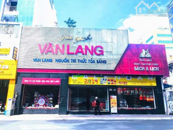 Bán nhà mặt tiền đường Nguyễn Thị Minh Khai. DT: 15*40M. DTCN: 580M đất. Chỉ: 420 tỷ