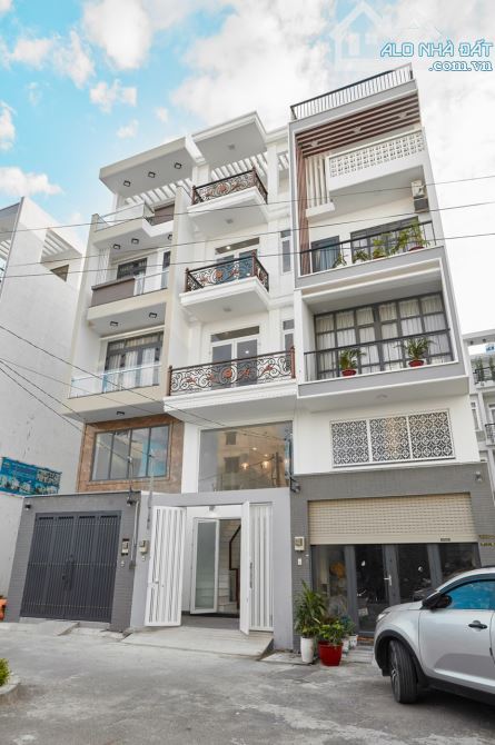 Siêu phẩm cuối cùng đẳng cấp đường D giá 10.6 tỷ! HXH D1 Nguyễn Văn Thương (4.2x12) 5 tầng