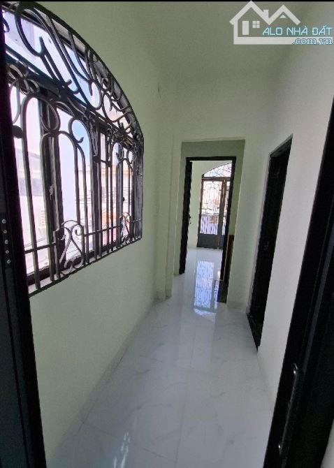 BÁN NHÀ MẶT TIỀN ĐOÀN VĂN BƠ, QUẬN 4, 4x10, NHÍCH 5 TỶ
