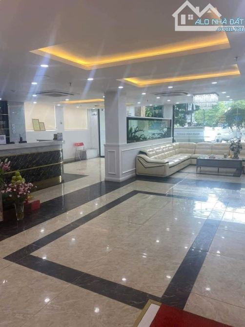 SIÊU PHẨM MẶT PHỐ NGUYỄN VĂN CỪ - VIP NHẤT LONG BIÊN .TÒA NHÀ 7 TẦNG- THANG MÁY SANG