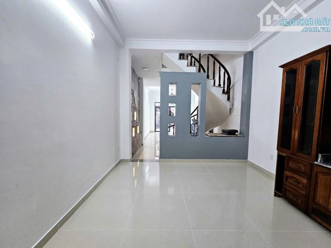 Cần bán gấp căn đường TTN05 DT 4x23m Giá 6 tỷ 6 Thương Lượng.