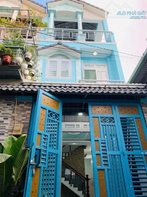 Bán nhà 3 tầng mới đẹp, 48m2, ngay Lê Trọng Tấn, giáp Tân Phú,sổ vuông A4 , chỉ 4.25 tỷ  .