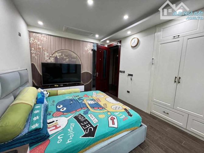 LĨNH NAM HOÀNG MAI - PHÂN LÔ CÁN BỘ - ÔTÔ TRÁNH - NHÀ ĐẸP Ở LUÔN - KDVP - DT 121m x 5T