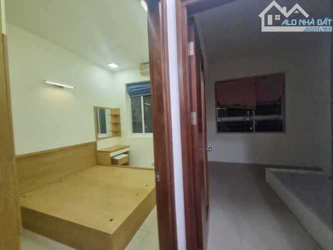 Thanh trì, nhà 45m2, ô tô đỗ cổng, sổ đỏ chính chủ, dân xây chắc chắn