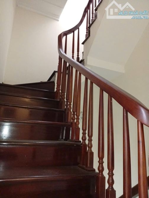 Bán nhà Đông Mỹ 50 m2 x 3 tầng giá 4,3 tỷ , ô tô đỗ cửa