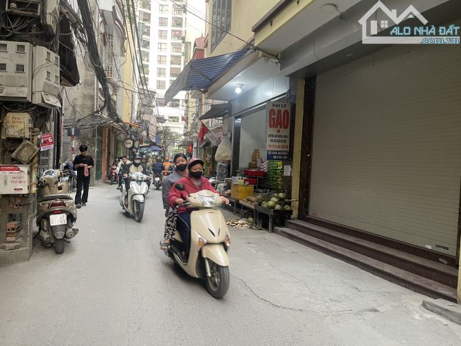 Bán nhà mặt phố Cự Lộc - Kinh doanh đông đúc 40m x 5 tầng