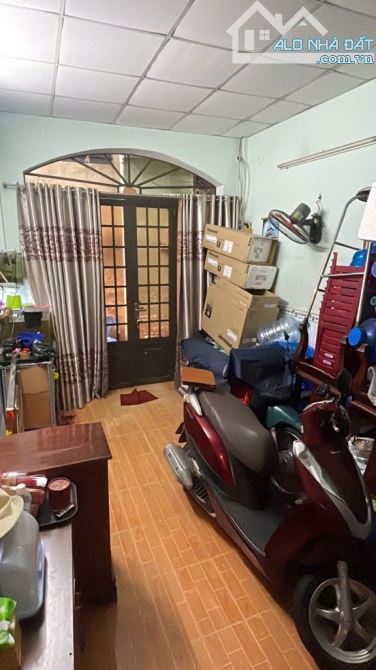 40m2 Nguyễn Bặc, ngang 6m nở hậu, hơn 3 tỷ